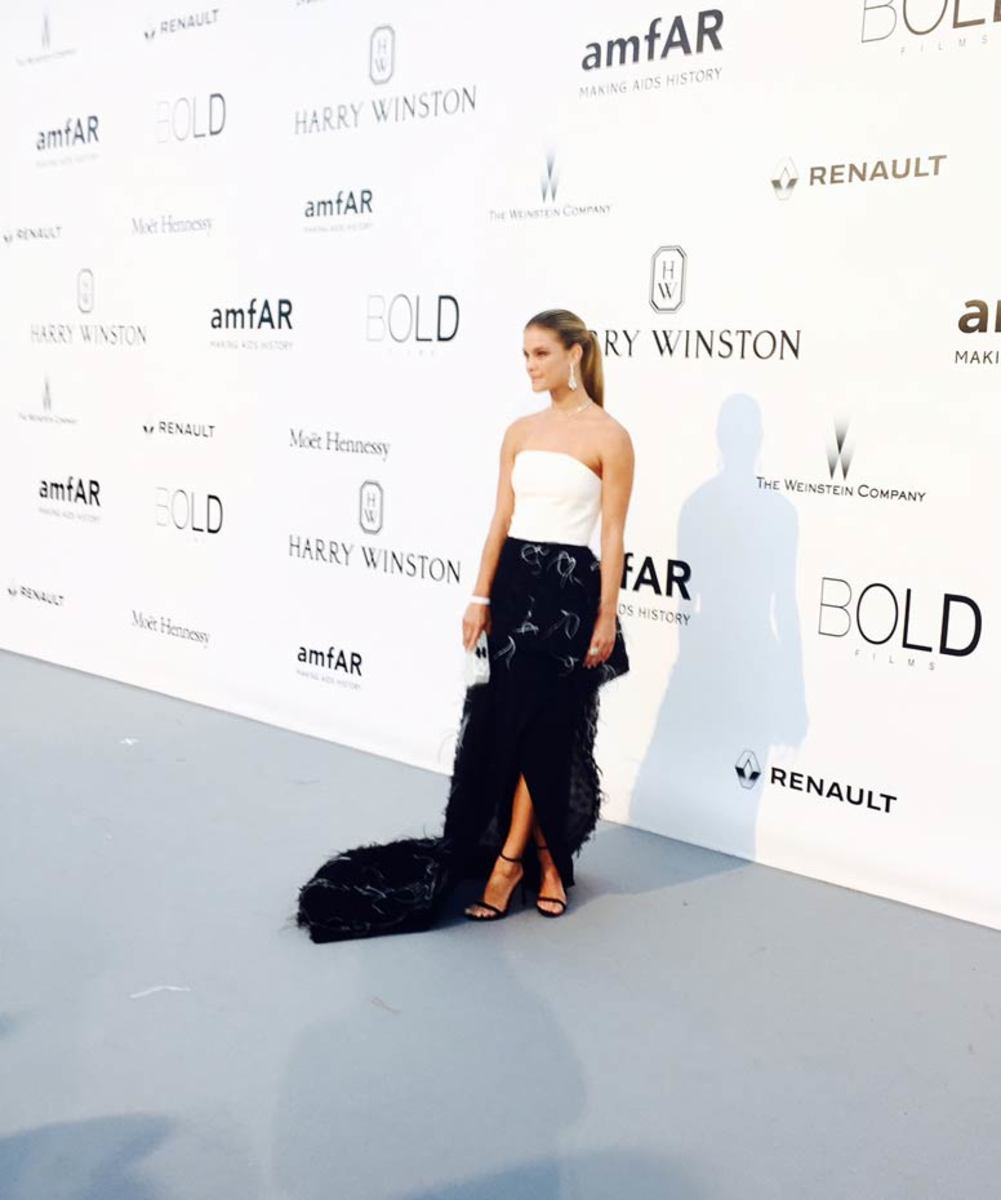 nina-agdal-cannes3.jpg